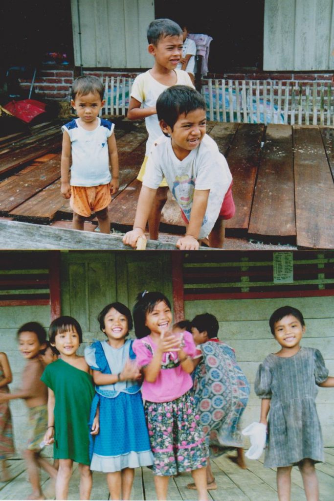 Indonesia iloisia lapsia Lake Menijau by Vaula Norrena 1992