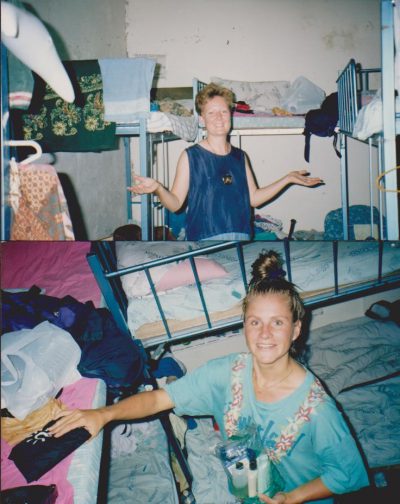 Kiina Hong Kong Katrin ja Pernilla Chunking Mansions by Vaula Norrena 1992
