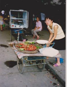 Kiina Peking sivukadut tomaatin myyjä Vaula Norrena 1992